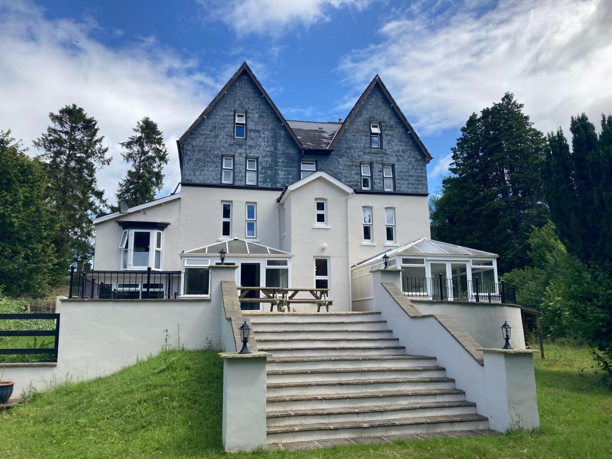 Serenity House Wales スランガムマルフ・ウェルス エクステリア 写真