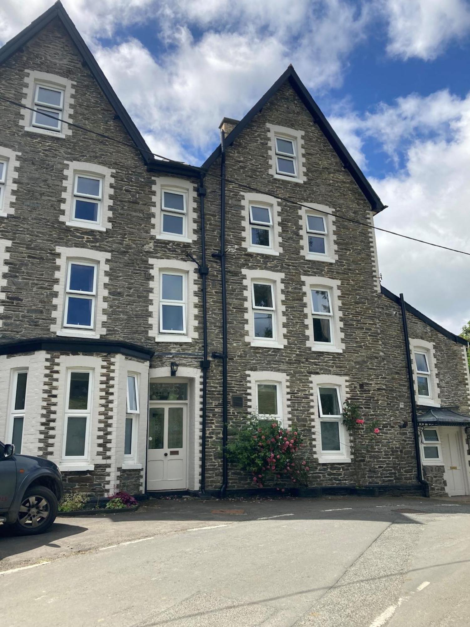 Serenity House Wales スランガムマルフ・ウェルス エクステリア 写真